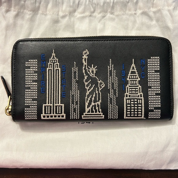 Coach Accordion Zip Wallet With Stardust City Skyline Embroidery - Picture 1 of 5